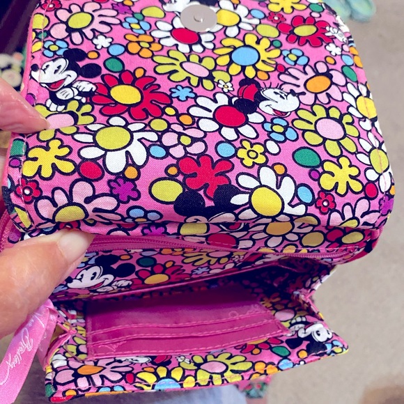 Vera Bradley Just Mousing Around Quilted Crossbody - Picture 5 of 15